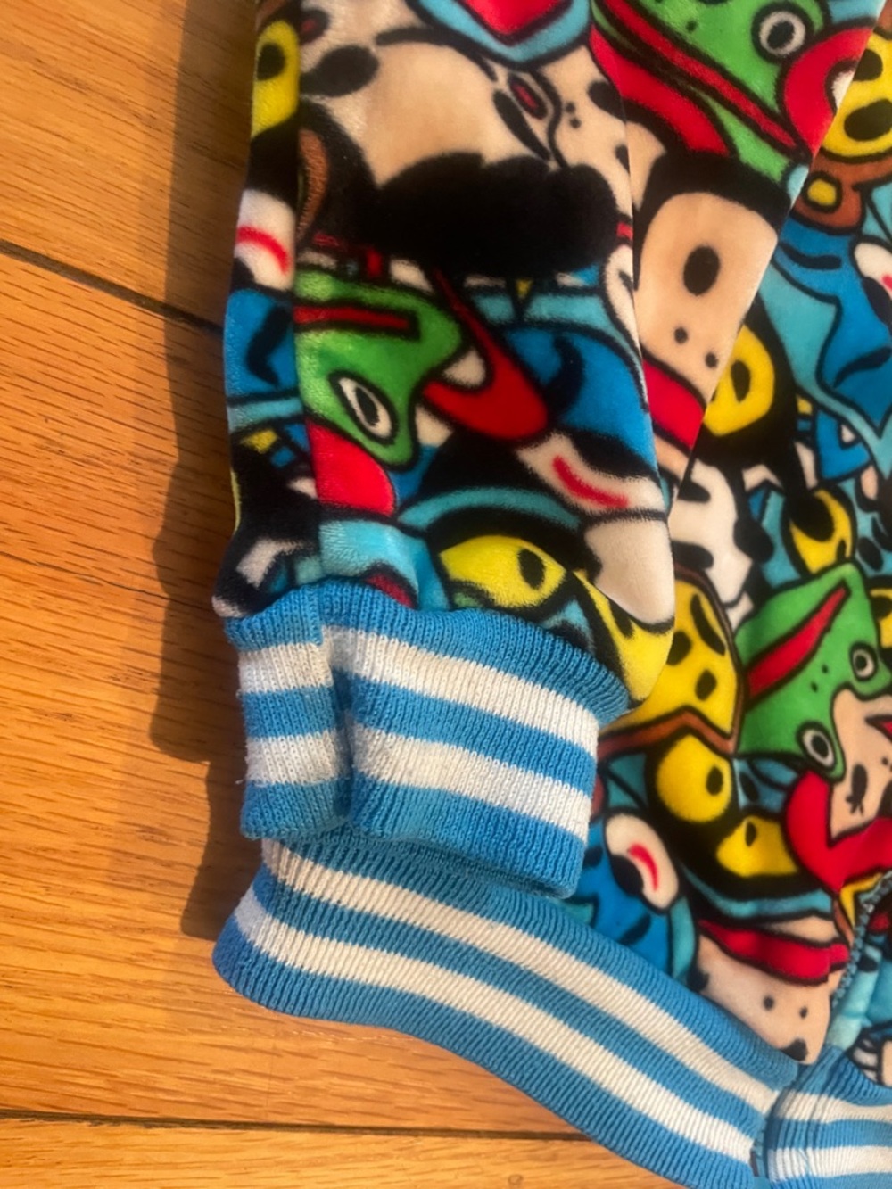 “BAPE Baby Milo & Friends” Zip-Up Jacket - Picture 3 of 8